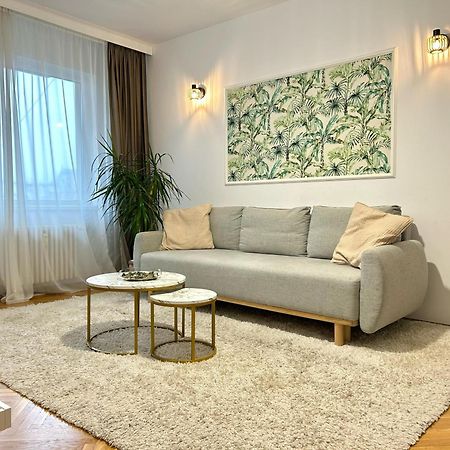 Parliament Central Apartment Бухарест Екстер'єр фото